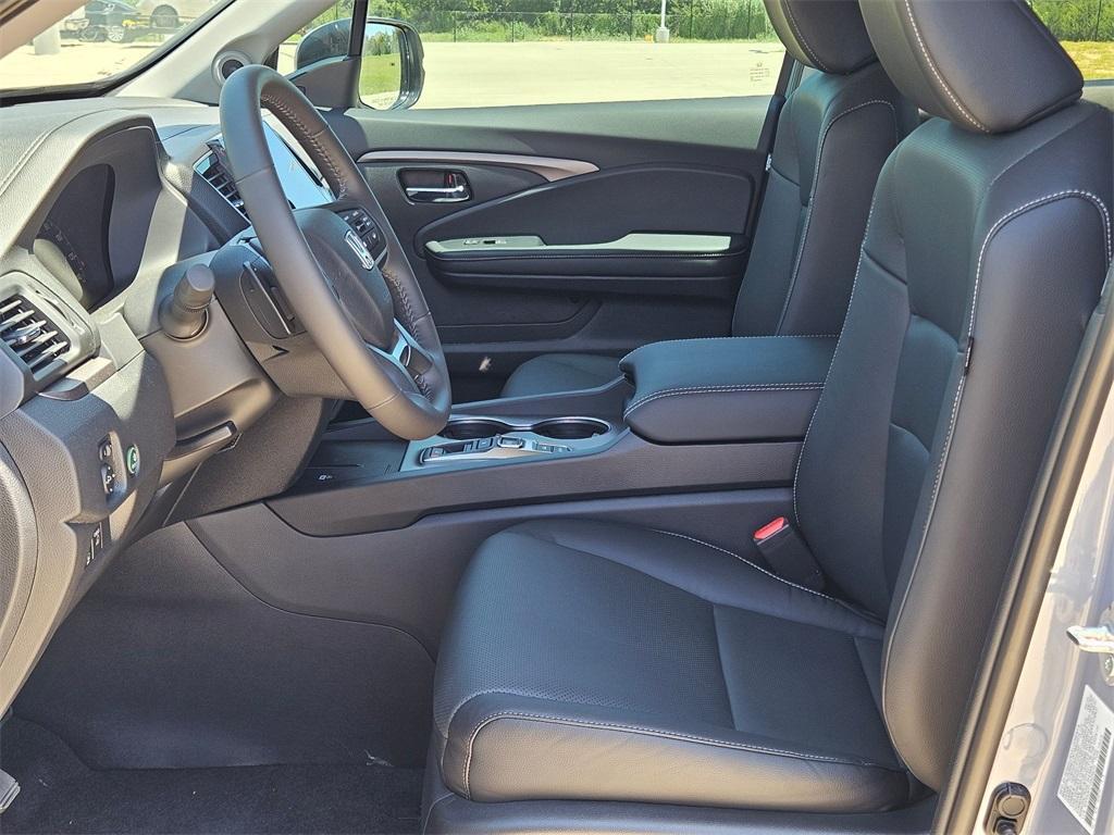 new 2025 Honda Ridgeline car, priced at $39,793