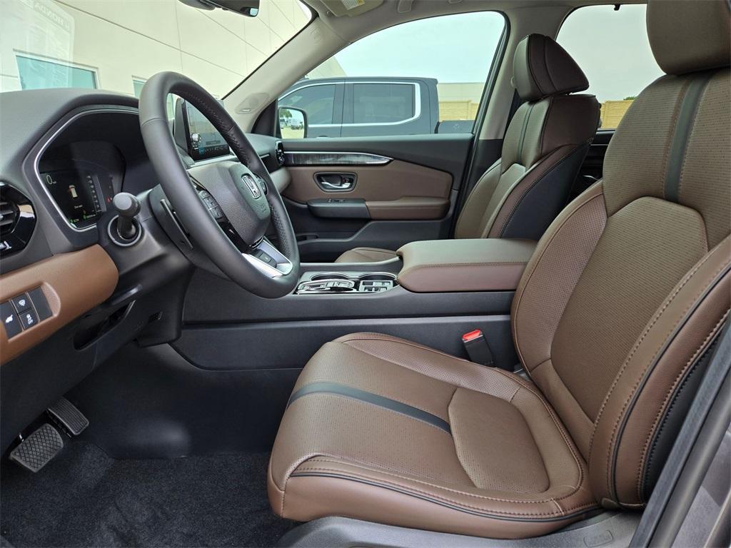 new 2025 Honda Pilot car, priced at $50,323