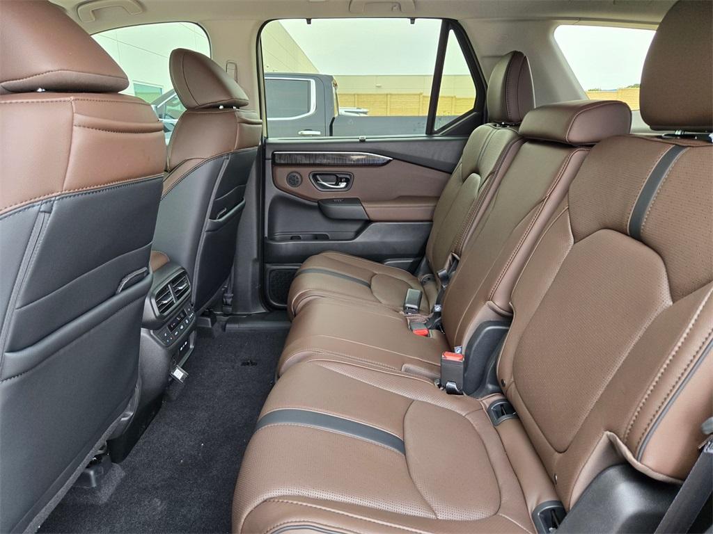 new 2025 Honda Pilot car, priced at $50,323