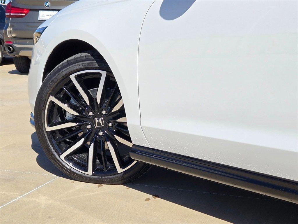 new 2025 Honda Accord Hybrid car, priced at $38,198