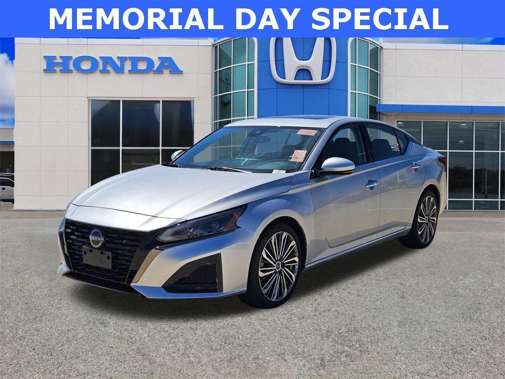 used 2023 Nissan Altima car, priced at $23,250