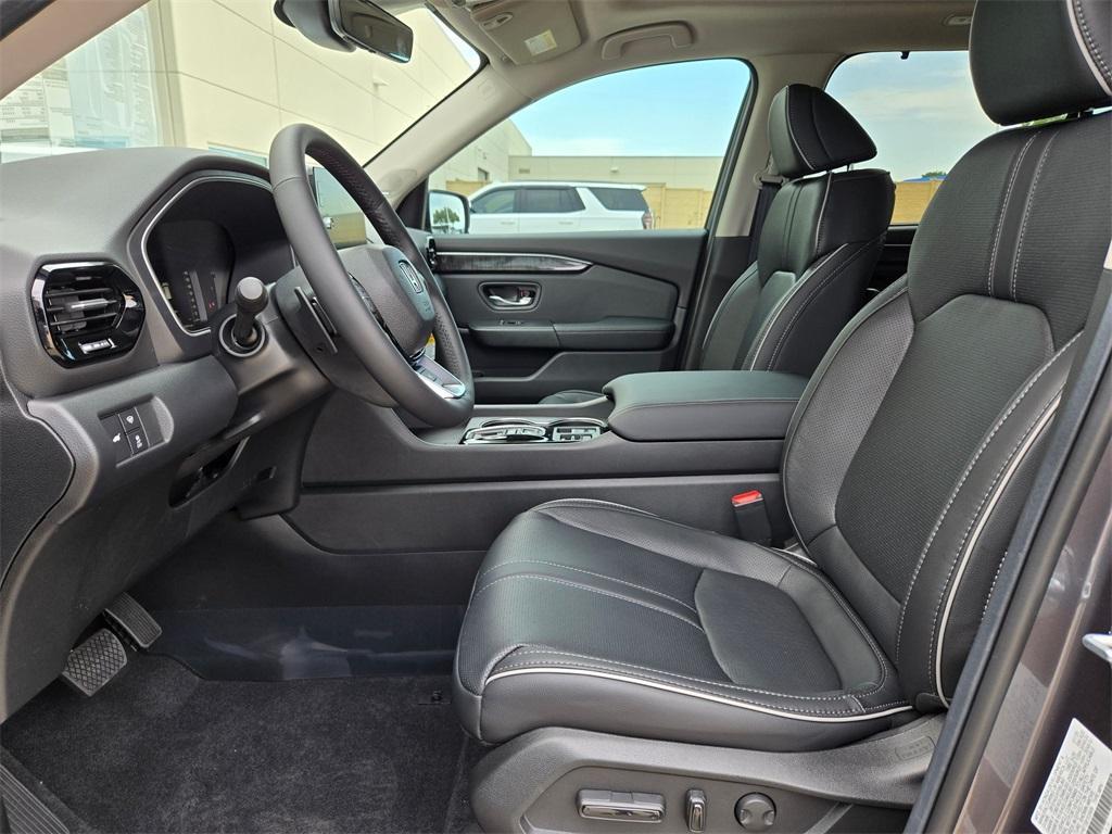 new 2025 Honda Pilot car, priced at $50,278