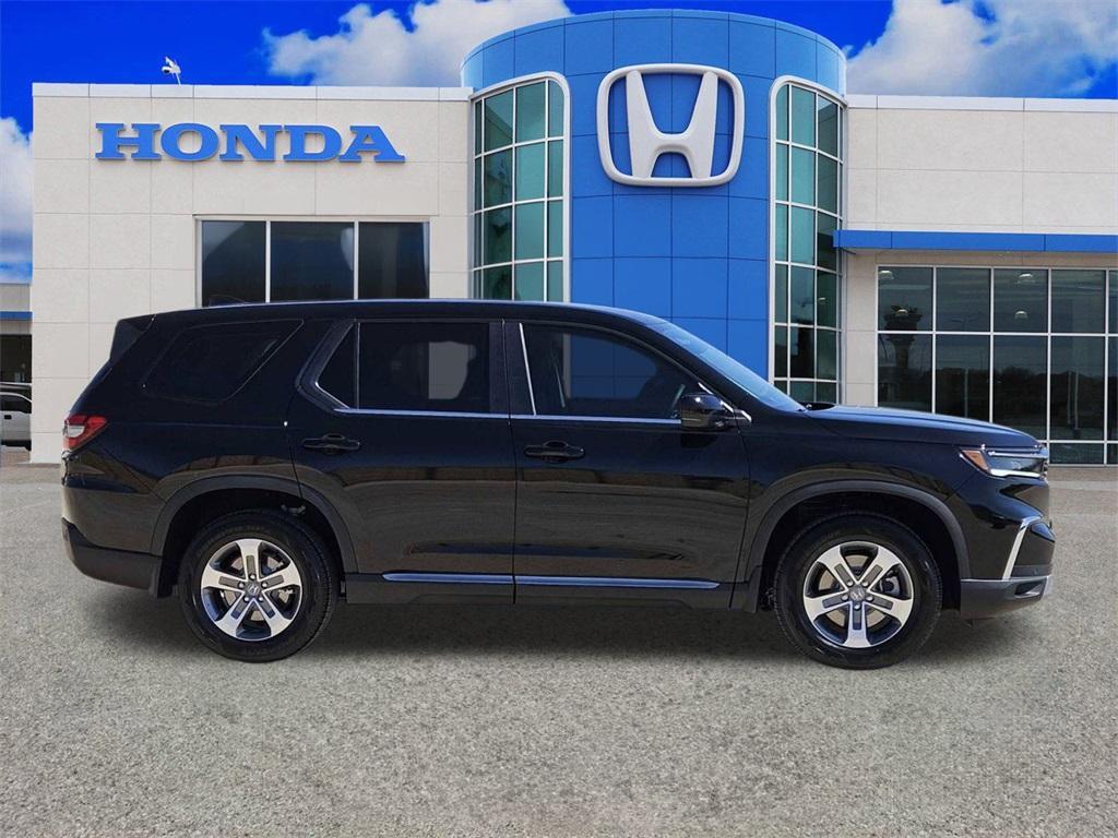 new 2025 Honda Pilot car, priced at $43,026