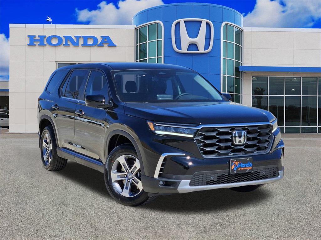 new 2025 Honda Pilot car, priced at $45,680