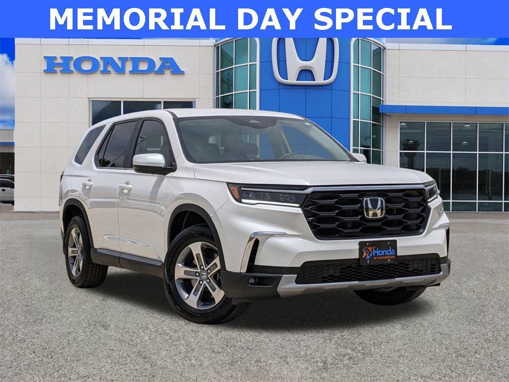 new 2025 Honda Pilot car, priced at $42,781