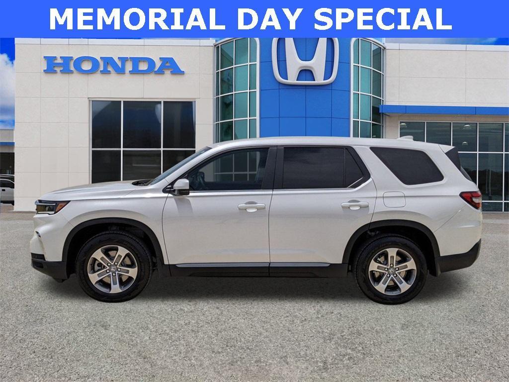 new 2025 Honda Pilot car, priced at $42,781