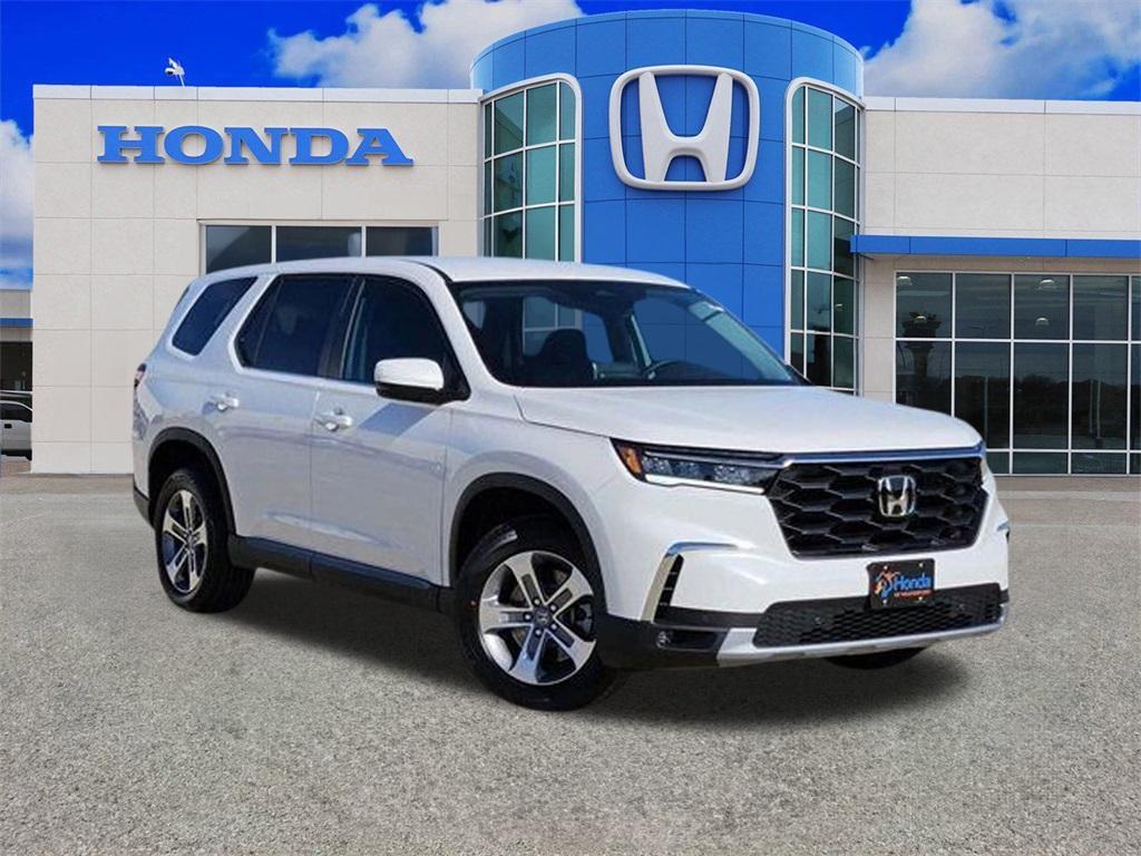 new 2025 Honda Pilot car, priced at $48,235