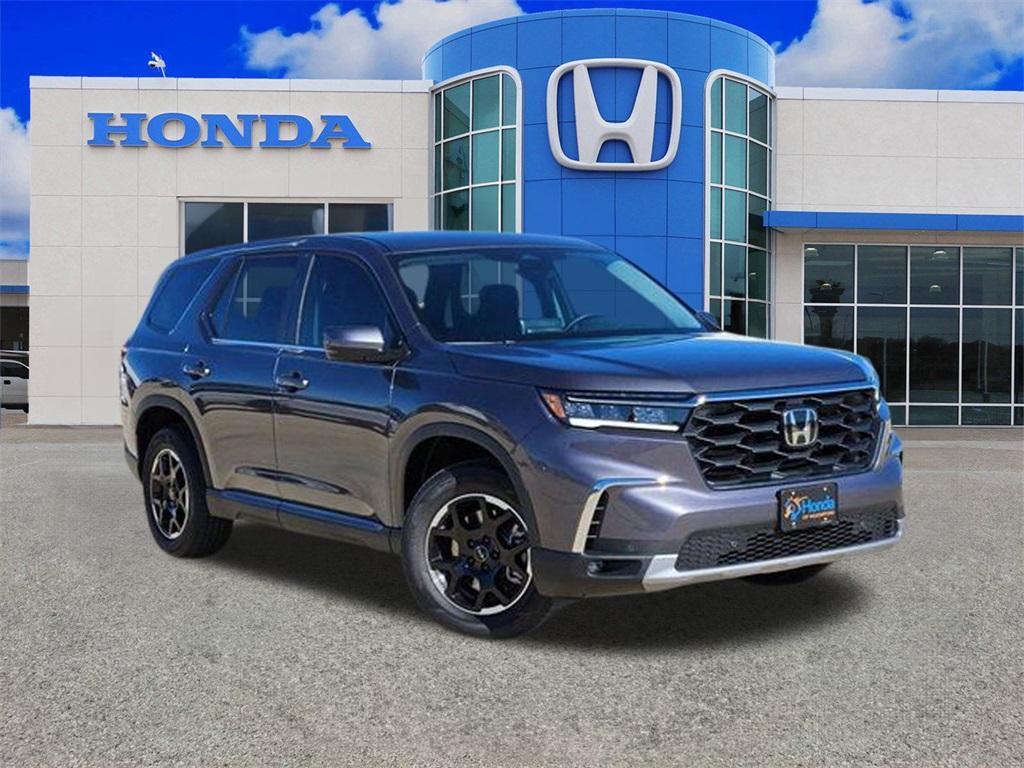 new 2025 Honda Pilot car, priced at $43,762