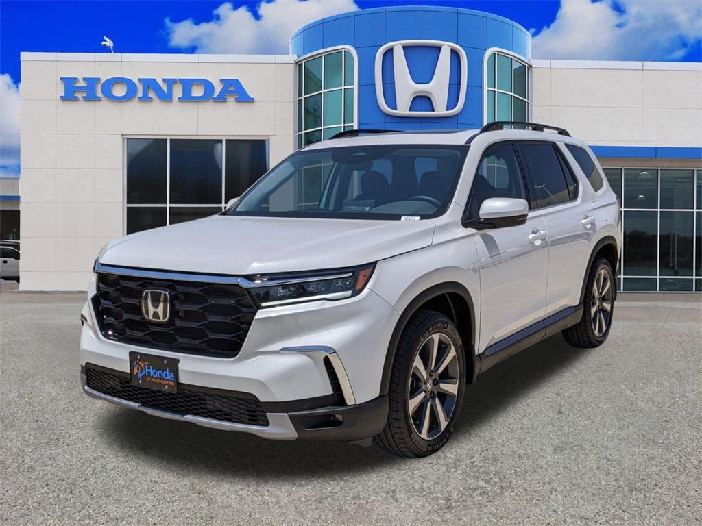 new 2025 Honda Pilot car, priced at $49,405