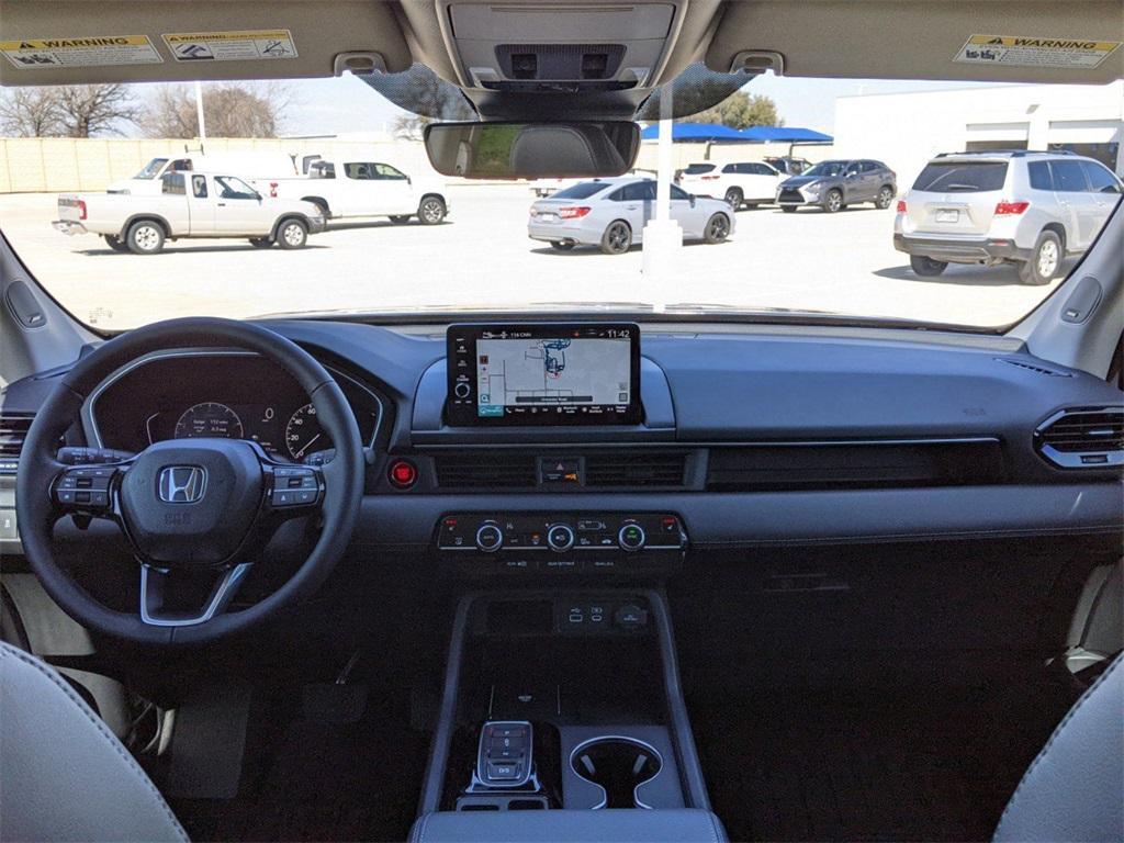 new 2025 Honda Pilot car, priced at $49,405