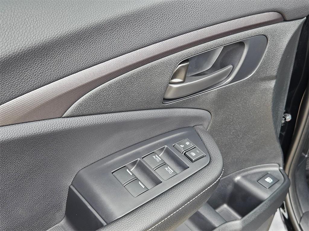 new 2025 Honda Ridgeline car, priced at $37,388
