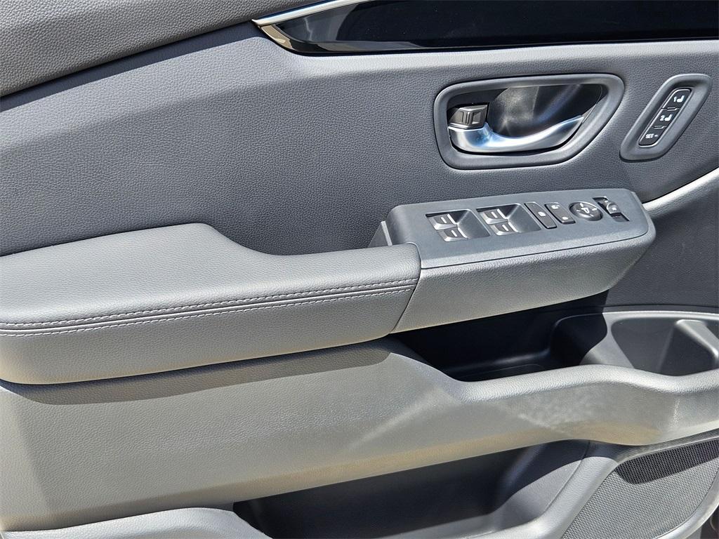 new 2025 Honda Pilot car, priced at $44,751