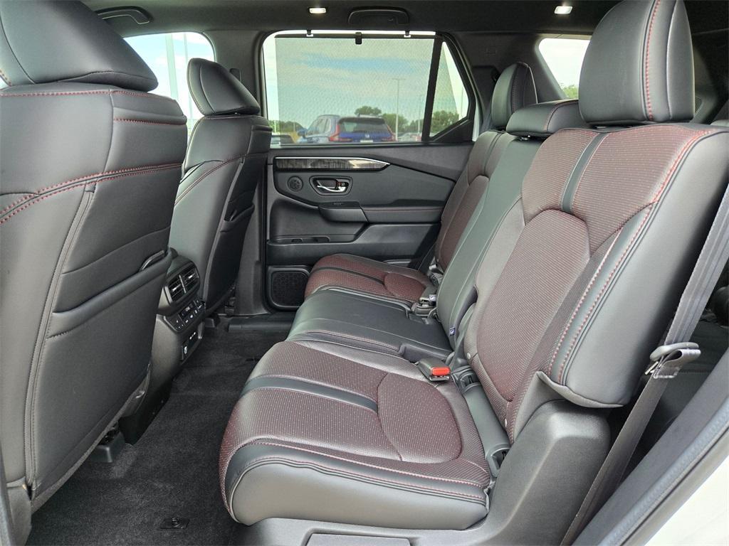 new 2025 Honda Pilot car, priced at $52,082