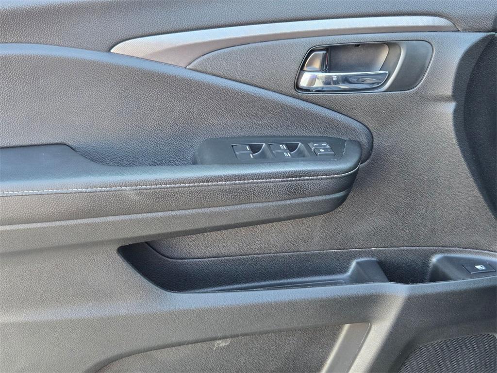 used 2023 Honda Ridgeline car, priced at $28,131