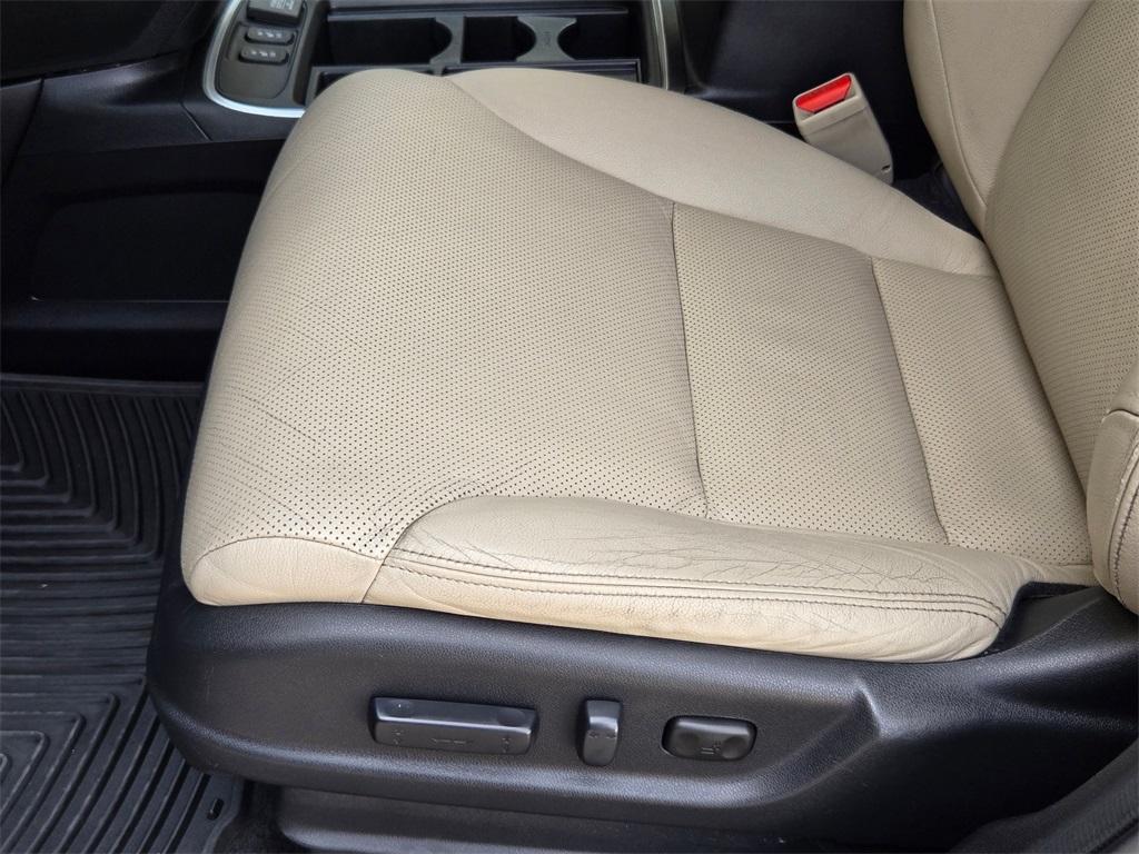 used 2015 Honda CR-V car, priced at $14,650