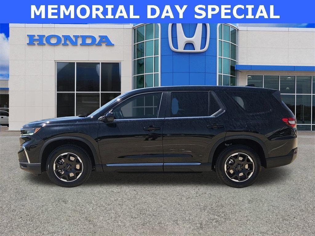 new 2025 Honda Pilot car, priced at $45,787