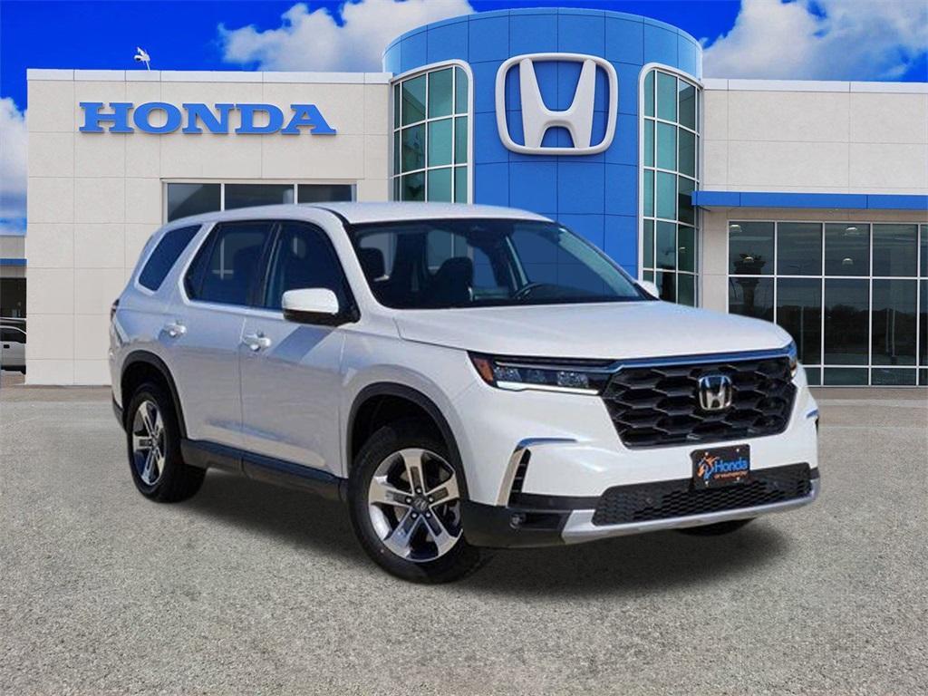 new 2025 Honda Pilot car, priced at $44,696