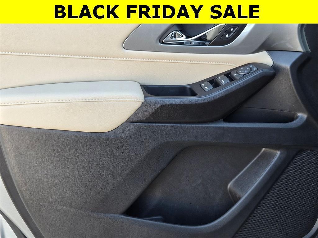 used 2023 Chevrolet Traverse car, priced at $25,470