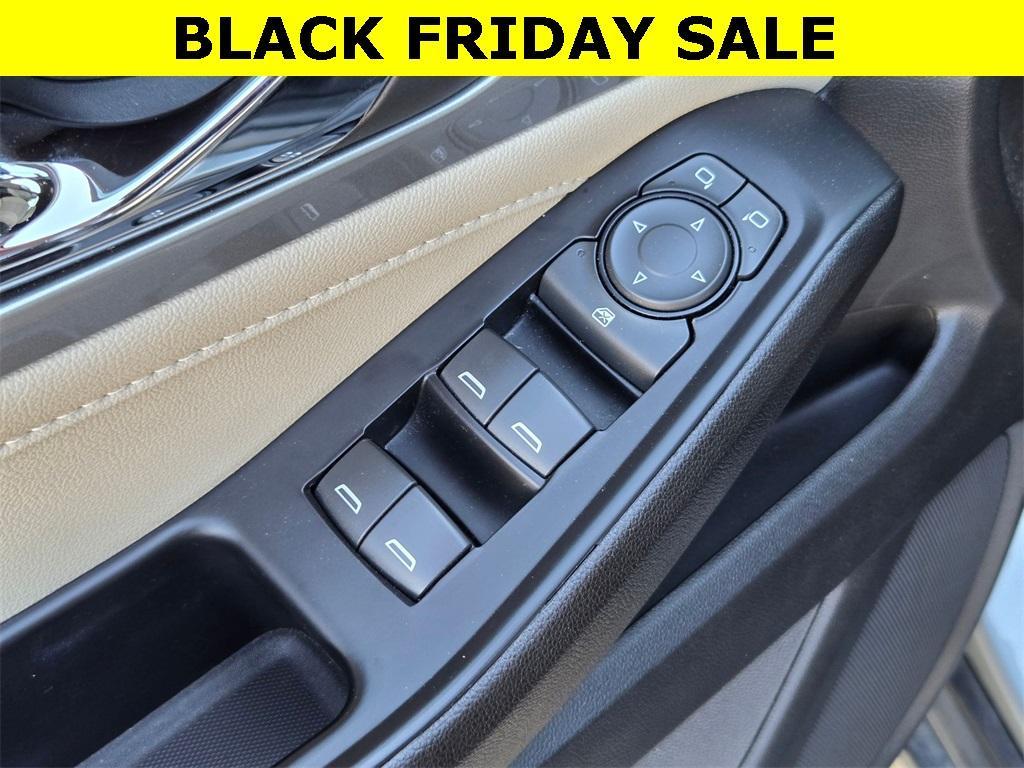 used 2023 Chevrolet Traverse car, priced at $25,470