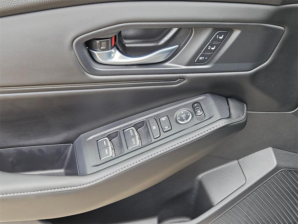 new 2025 Honda Accord Hybrid car, priced at $35,218