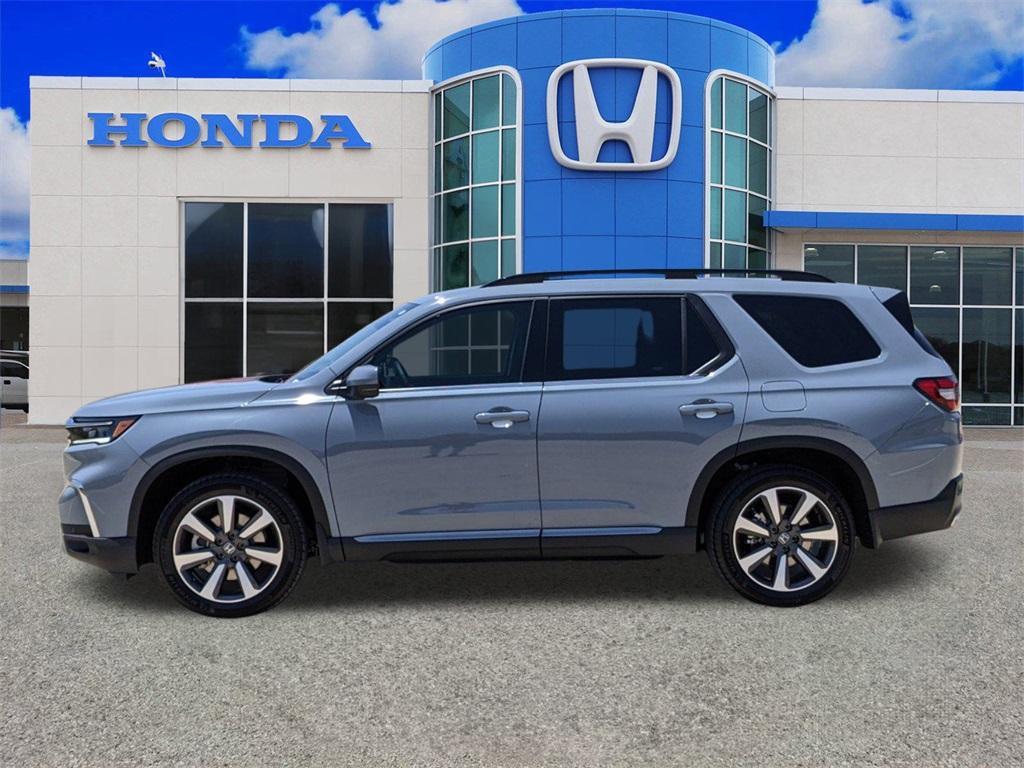 new 2025 Honda Pilot car, priced at $45,820