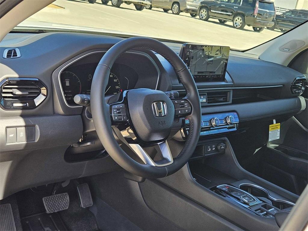 new 2025 Honda Pilot car, priced at $48,003