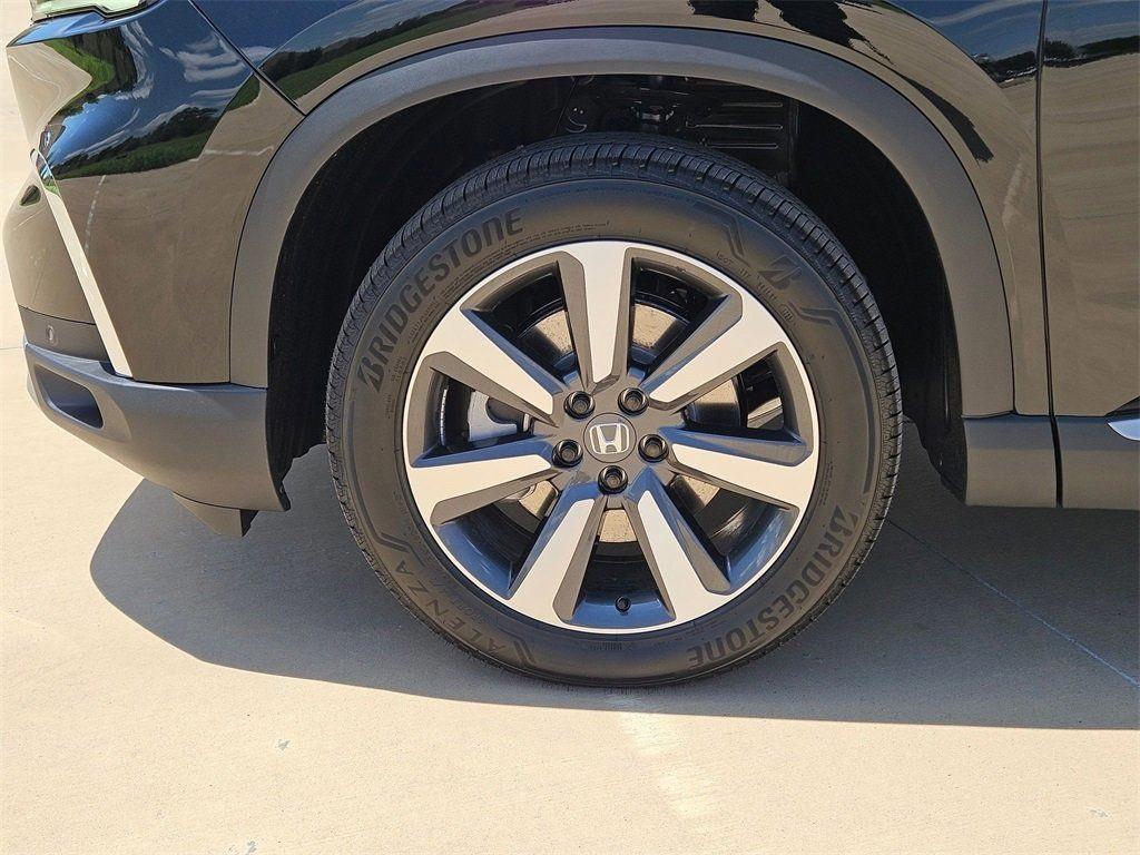 new 2025 Honda Pilot car, priced at $48,003