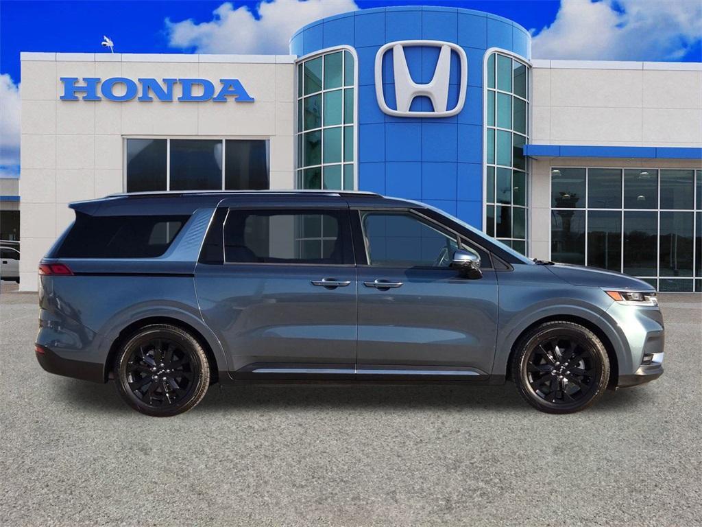 used 2024 Kia Carnival car, priced at $40,457