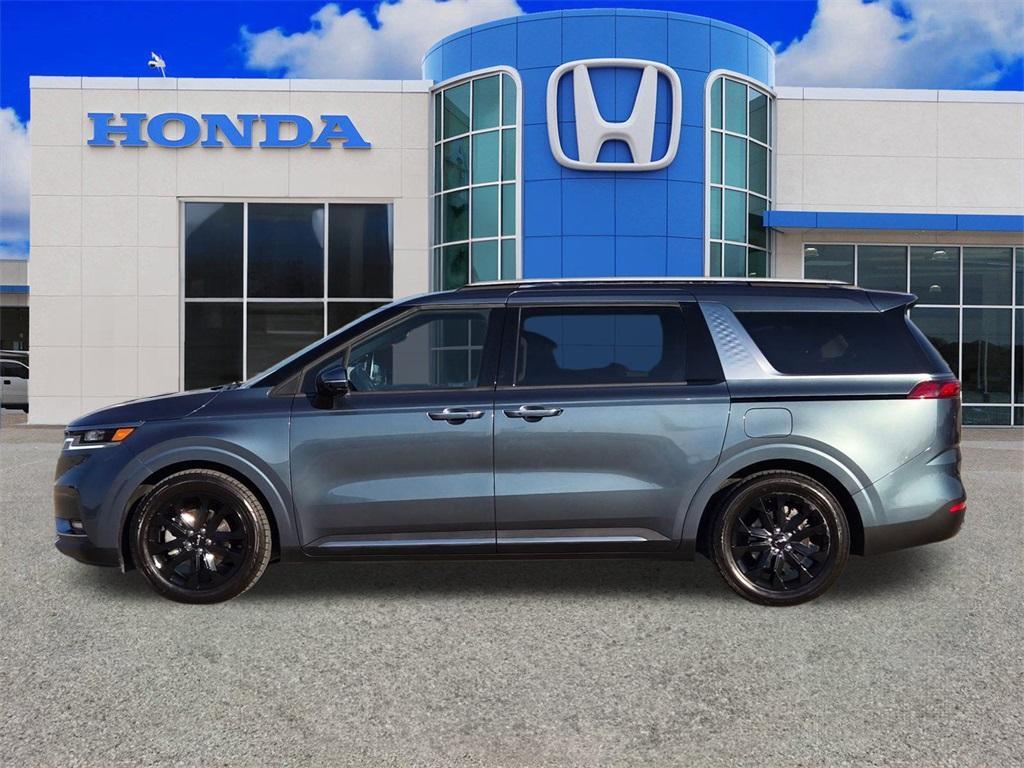 used 2024 Kia Carnival car, priced at $40,457