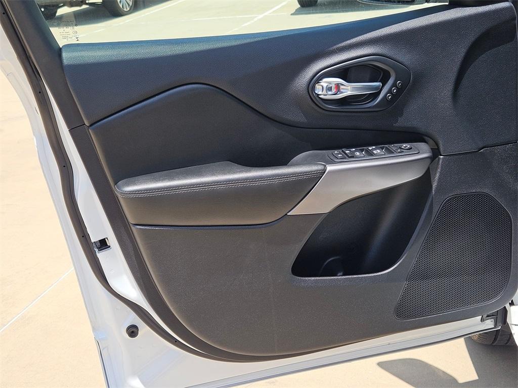 used 2019 Jeep Cherokee car, priced at $22,250