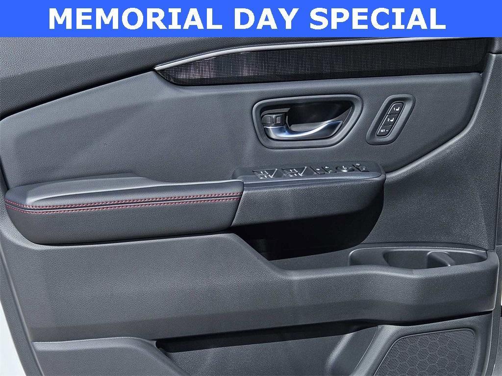 new 2025 Honda Pilot car, priced at $56,485