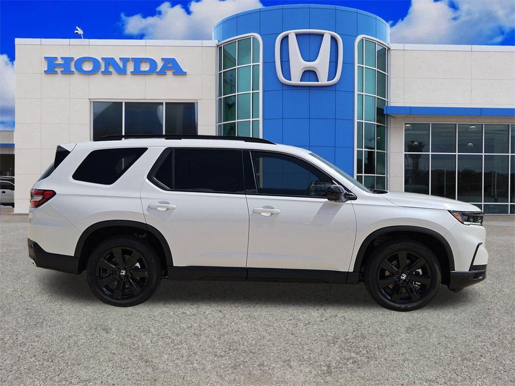 new 2025 Honda Pilot car, priced at $56,485