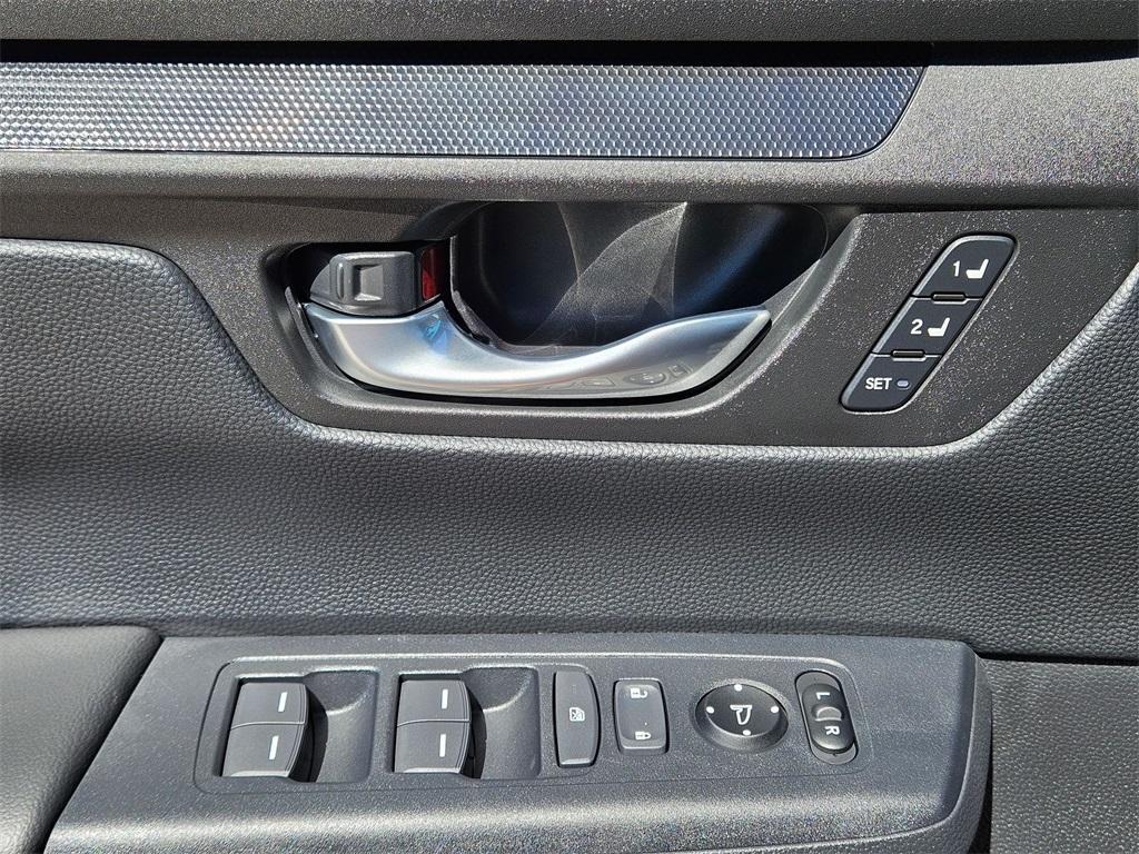 new 2025 Honda CR-V Hybrid car, priced at $37,044