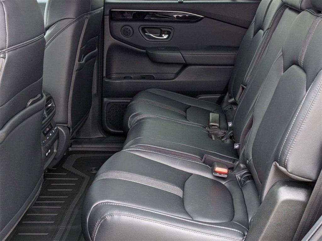new 2025 Honda Pilot car, priced at $51,550