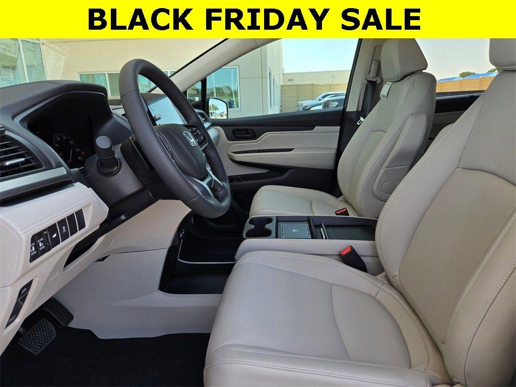 new 2026 Honda Odyssey car, priced at $43,237