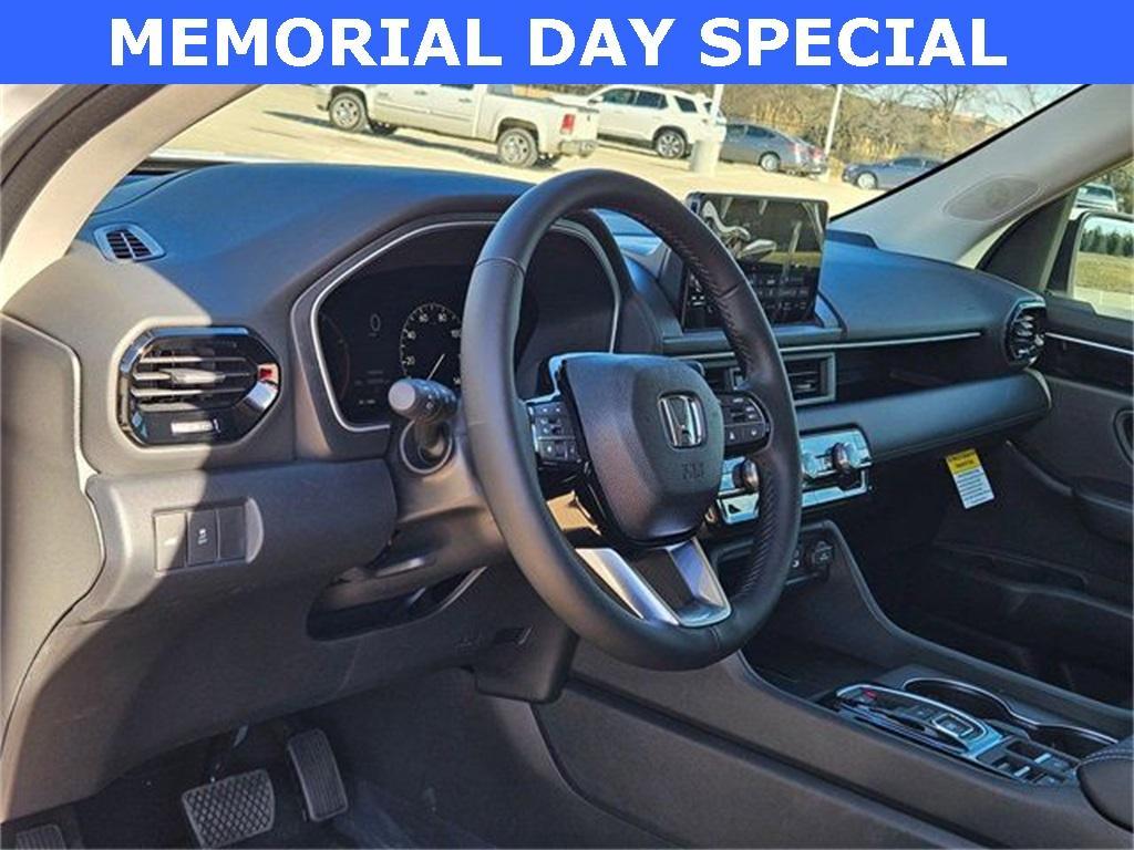 new 2025 Honda Pilot car, priced at $45,367