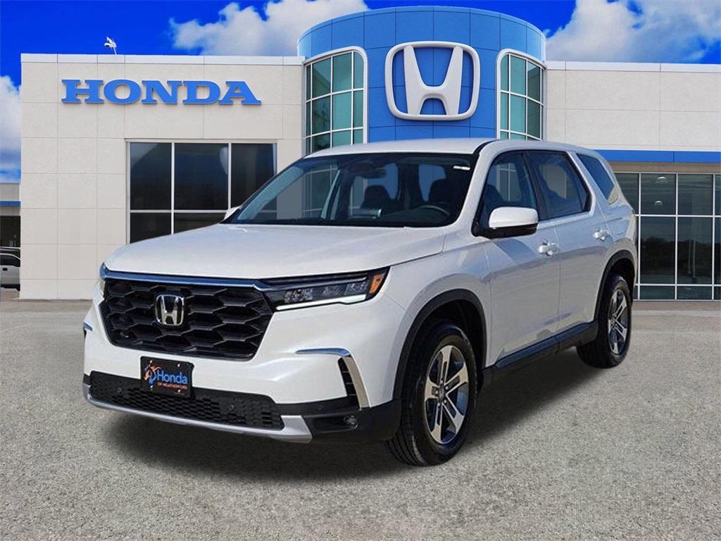 new 2025 Honda Pilot car, priced at $45,367