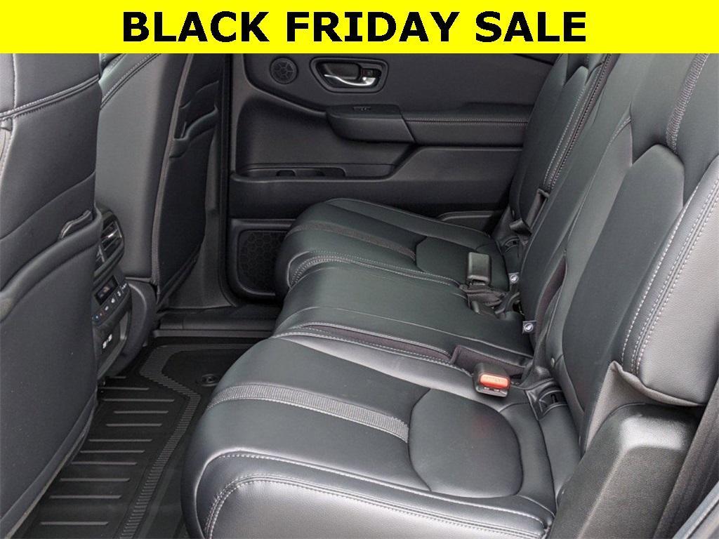 new 2025 Honda Pilot car, priced at $46,304