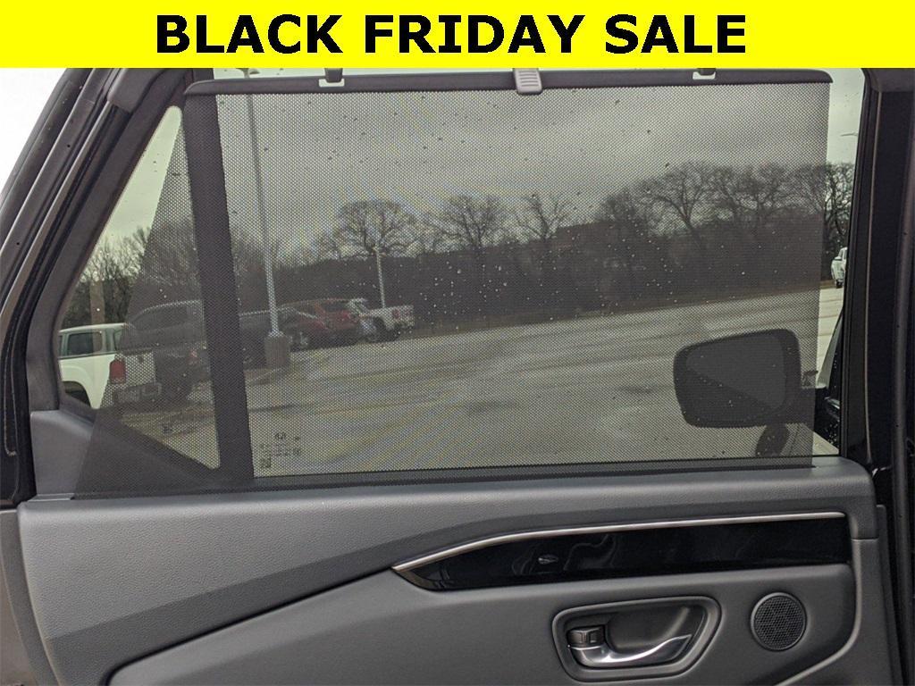 new 2025 Honda Pilot car, priced at $46,304