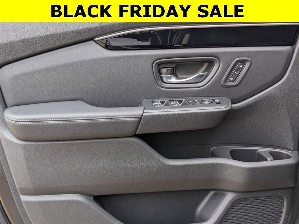 new 2025 Honda Pilot car, priced at $46,304