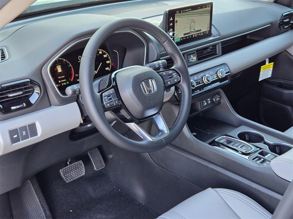 new 2025 Honda Pilot car, priced at $48,112