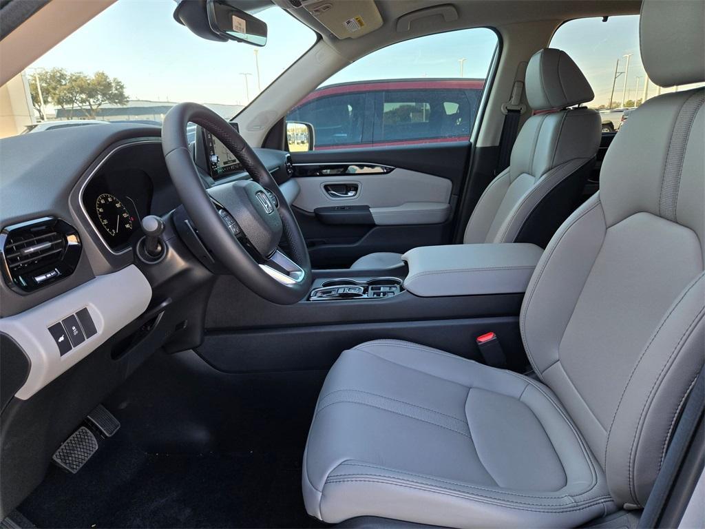new 2025 Honda Pilot car, priced at $48,112