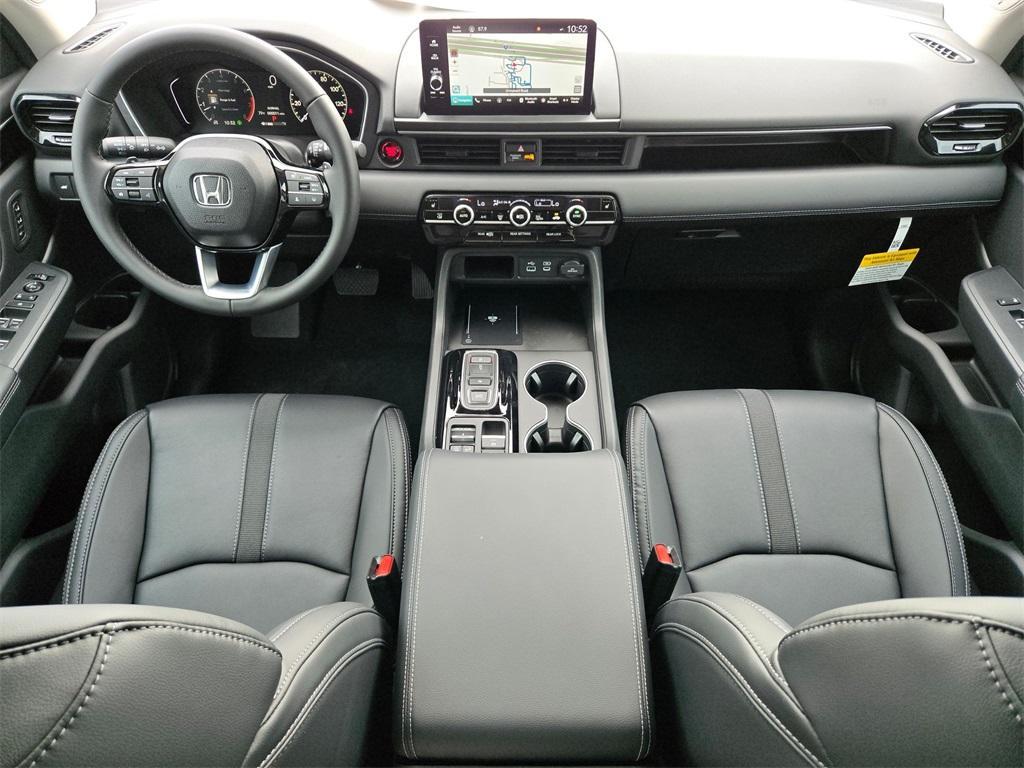 new 2025 Honda Pilot car, priced at $45,820
