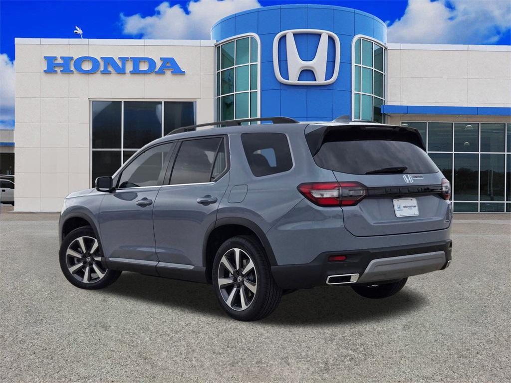 new 2025 Honda Pilot car, priced at $45,820