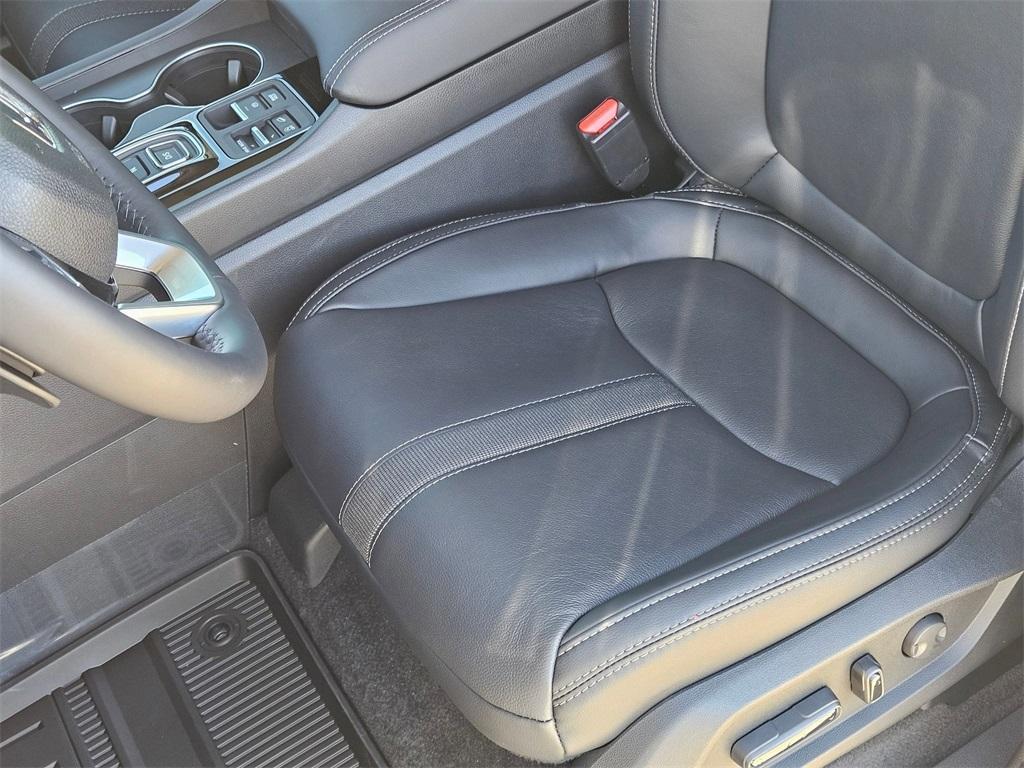 new 2025 Honda Pilot car, priced at $48,280