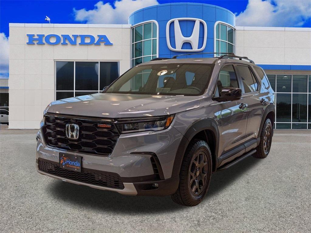 new 2025 Honda Pilot car, priced at $51,350