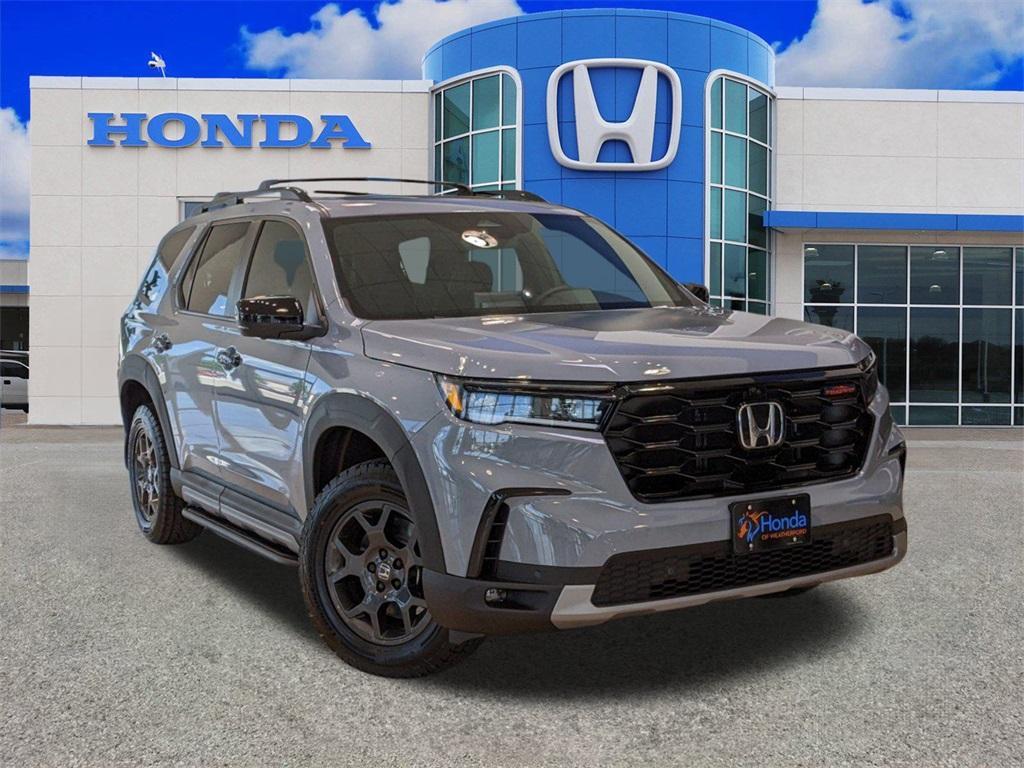 new 2025 Honda Pilot car, priced at $51,350