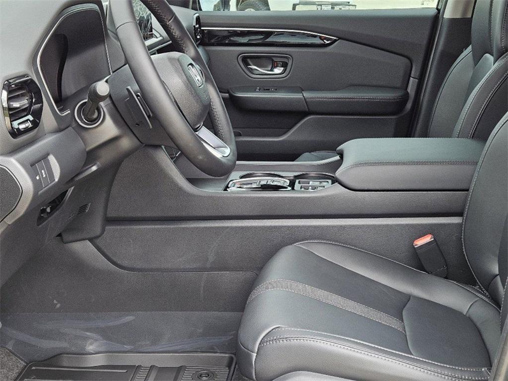 new 2025 Honda Pilot car, priced at $47,550