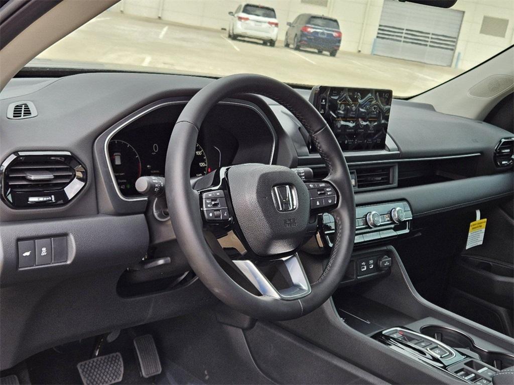 new 2025 Honda Pilot car, priced at $47,550