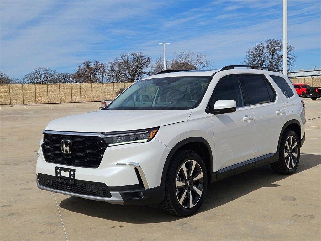 new 2025 Honda Pilot car, priced at $45,820